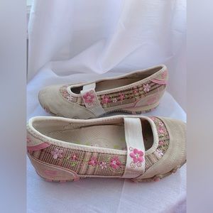 Sketchers kids slid on shoes